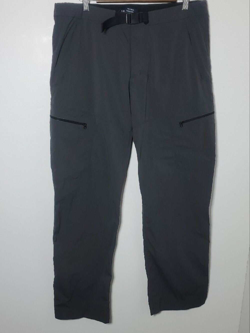 Arc'teryx Dark Grey Charcoal Cargo Technical Hiking Casual Pants Men's Size 36